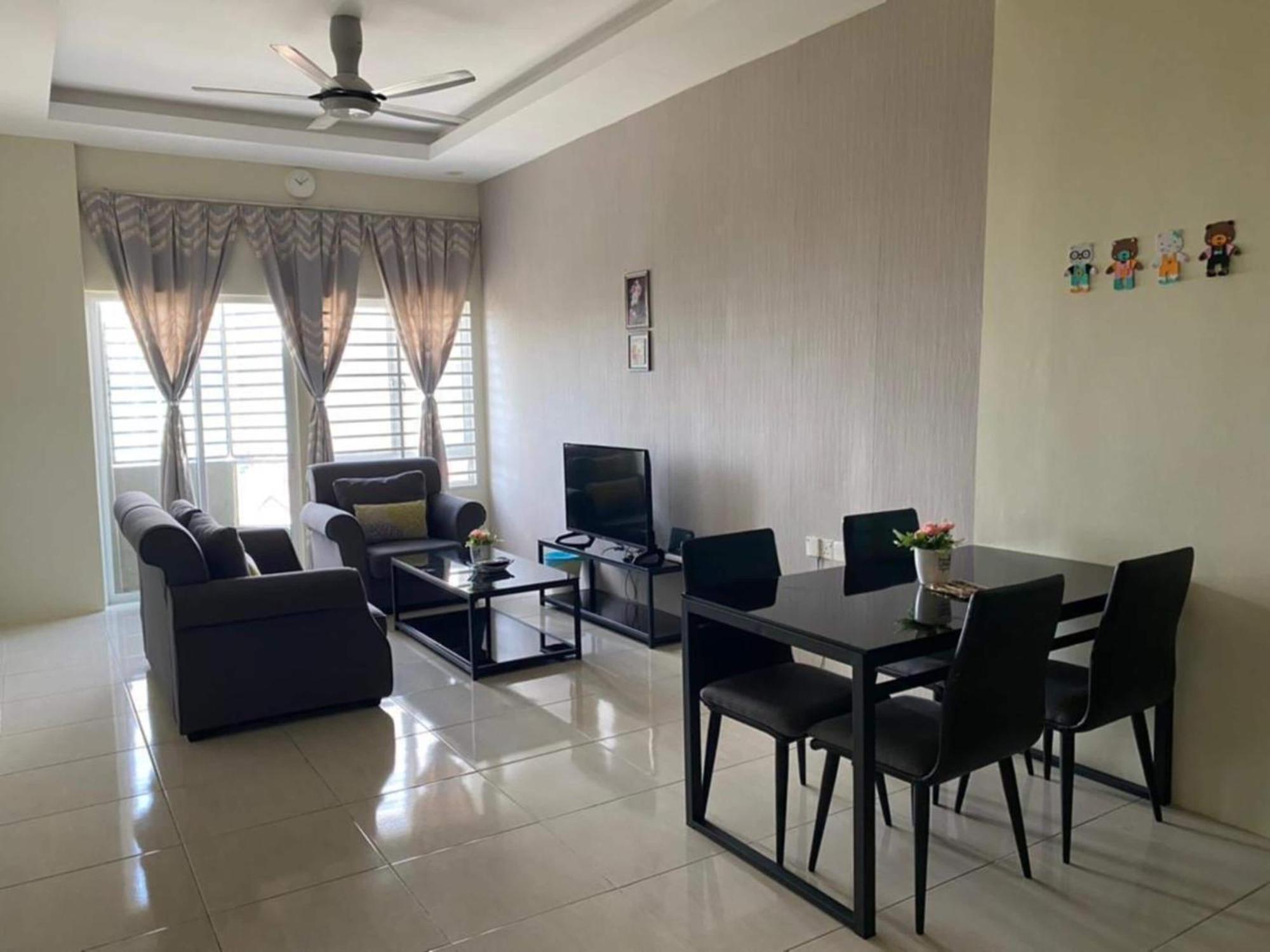 Oyo 91086 Bayu Service Apartment Kuah Exterior foto