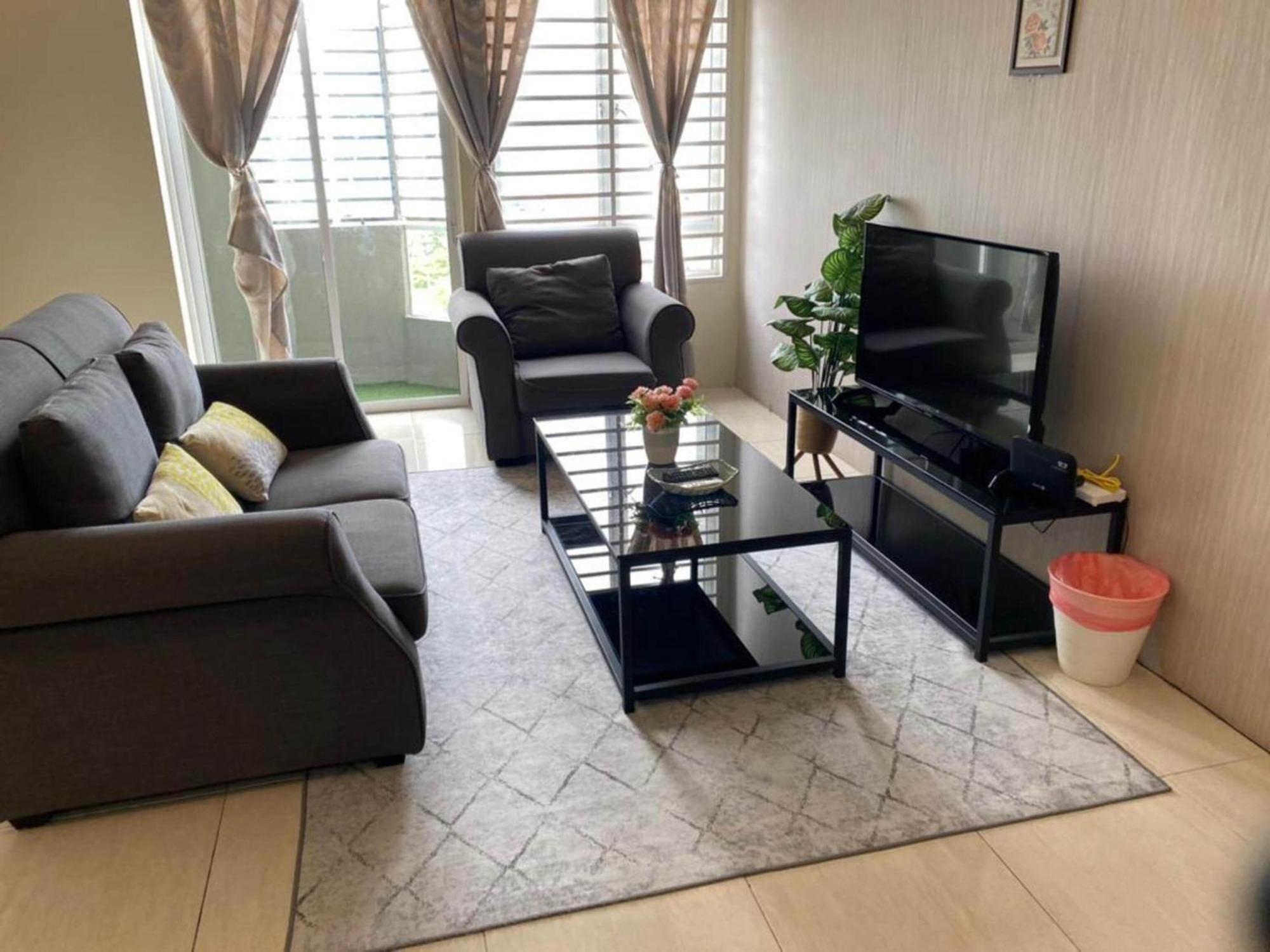 Oyo 91086 Bayu Service Apartment Kuah Exterior foto