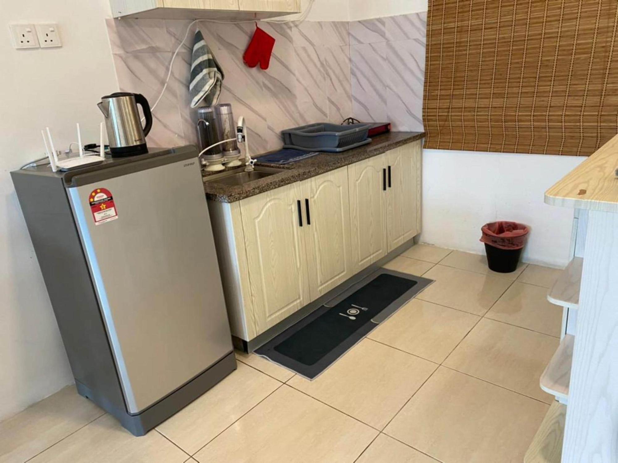 Oyo 91086 Bayu Service Apartment Kuah Exterior foto